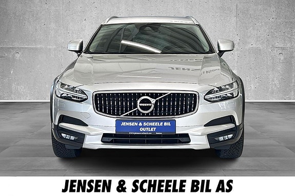 Volvo V90 Cross Country 2 of 5