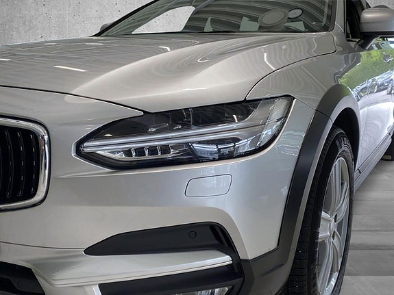 Volvo V90 Cross Country 4 of 5