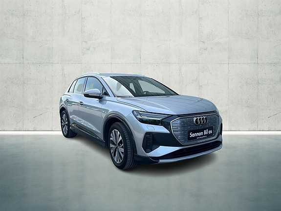 Audi Q4 e-tron 3 of 5