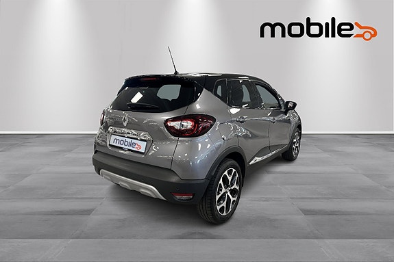 Renault Captur 3 of 5