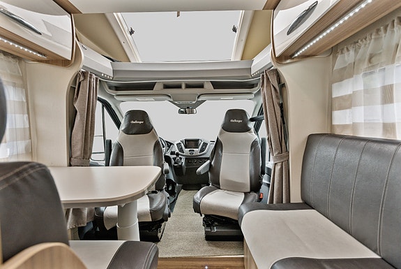 Challenger 398EB | Ford | Sykkelstativ | Dobbeltseng | Solcelle | 4 of 5