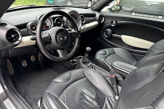 MINI Cooper S 9 of 30
