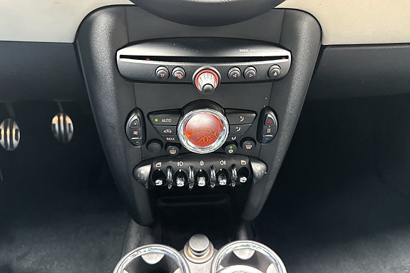 MINI Cooper S 25 of 30