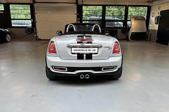 MINI Cooper S 4 of 5