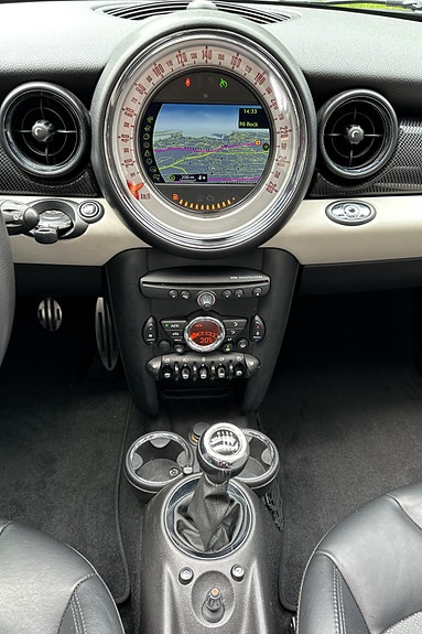 MINI Cooper S 16 of 30