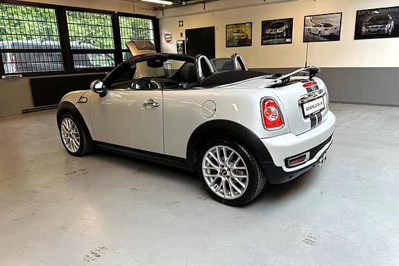 MINI Cooper S 3 of 5