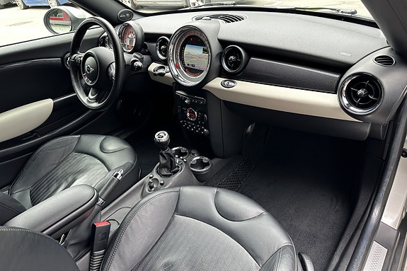MINI Cooper S 13 of 30