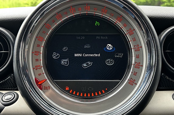 MINI Cooper S 18 of 30