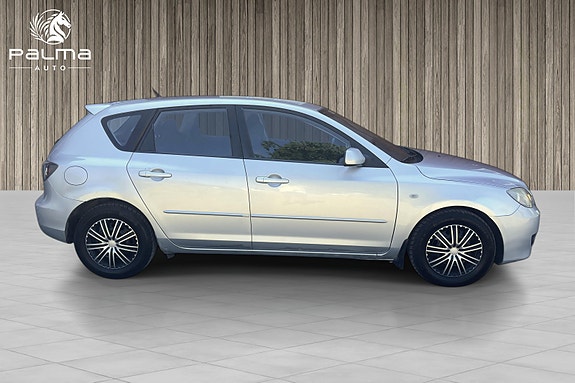Mazda 3 4 of 5
