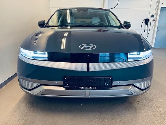 Hyundai Ioniq 5 2 of 5
