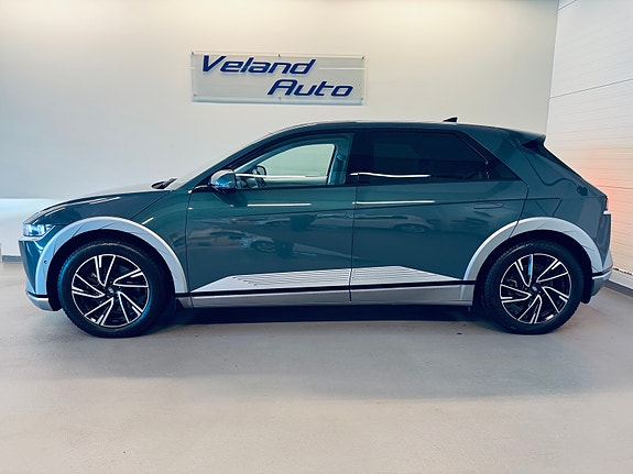 Hyundai Ioniq 5 3 of 5