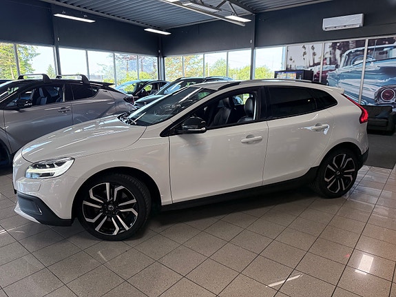 Volvo V40 Cross Country 4 of 5