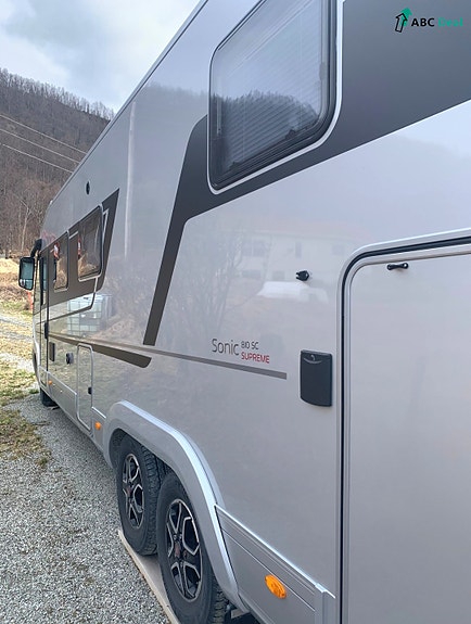 Adria Sonic Supreme 810 |  Alde | Queenbed+Senkes.| Solc+3kW inv | Høy nyttelast | Lav km | 3 of 29