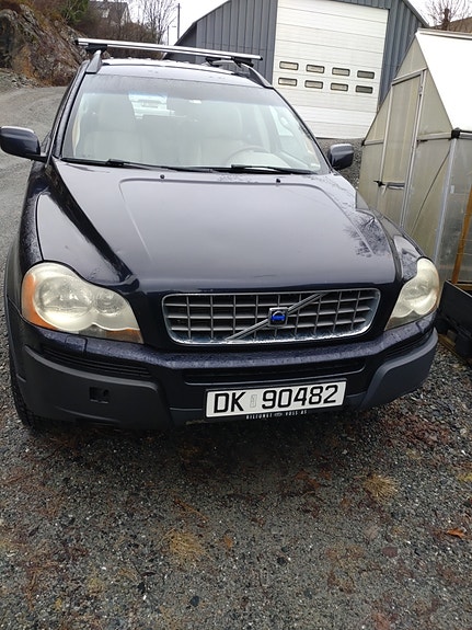 Volvo XC90 3 of 5