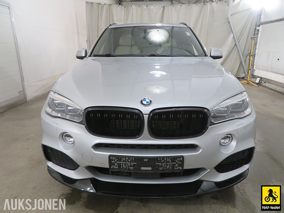 BMW X5 2 of 5