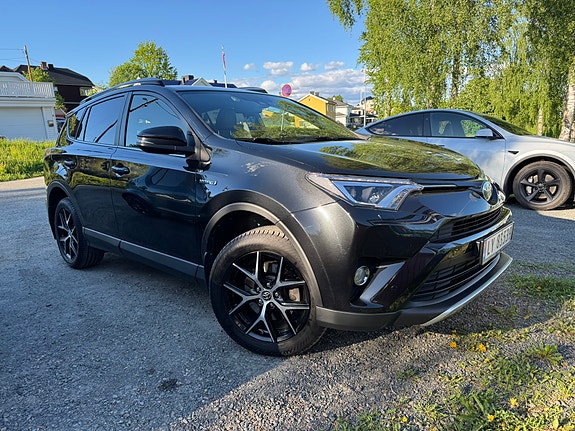 Toyota RAV4 5 of 11