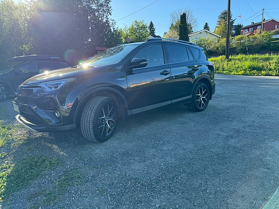 Toyota RAV4 7 of 11