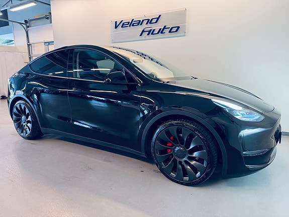 Tesla Model Y 5 of 5