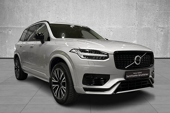 Volvo XC90 3 of 5