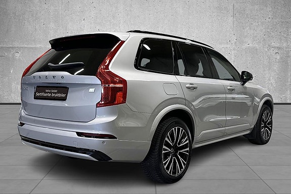 Volvo XC90 4 of 5
