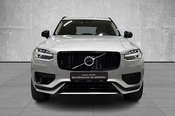 Volvo XC90 2 of 5