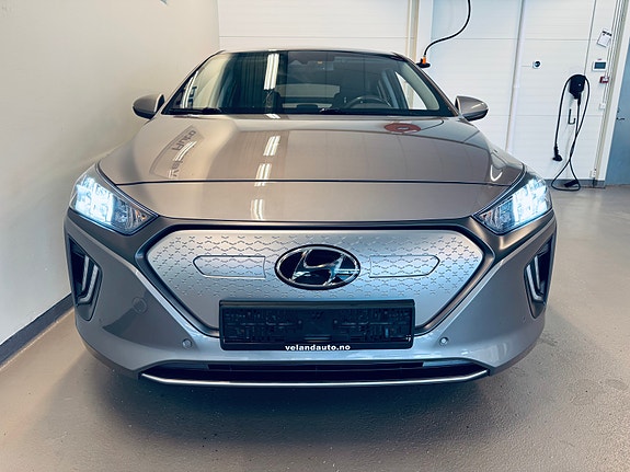 Hyundai IONIQ 2 of 5