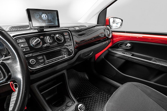 Volkswagen UP! 13 of 23