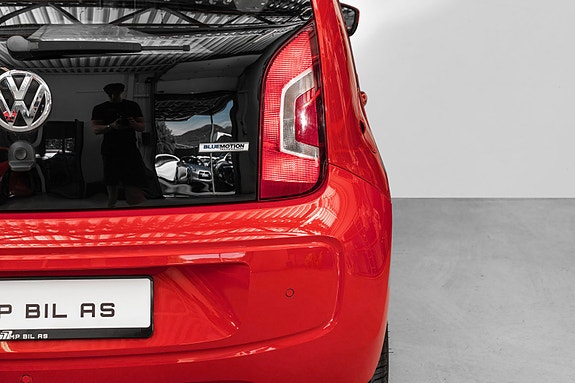 Volkswagen UP! 8 of 23