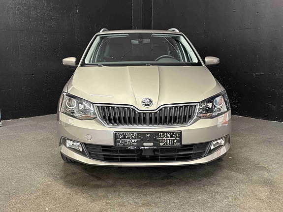 Skoda Fabia 3 of 5
