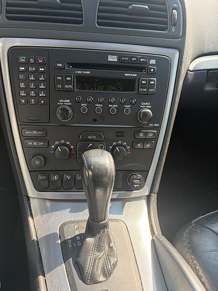 Volvo XC70 3 of 5