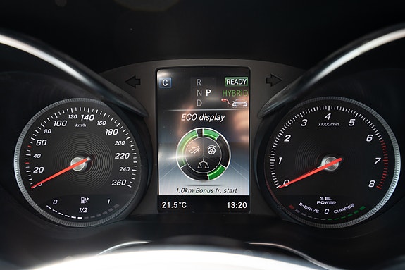 Mercedes-Benz GLC350 e 22 of 30
