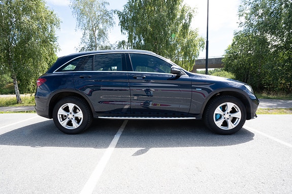 Mercedes-Benz GLC350 e 2 of 30