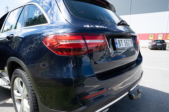 Mercedes-Benz GLC350 e 4 of 30