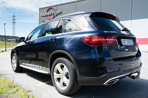 Mercedes-Benz GLC350 e 3 of 30