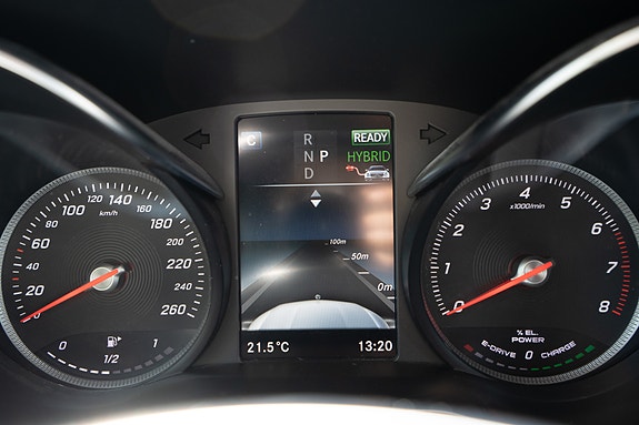 Mercedes-Benz GLC350 e 18 of 30