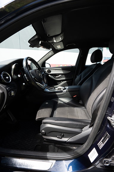 Mercedes-Benz GLC350 e 9 of 30