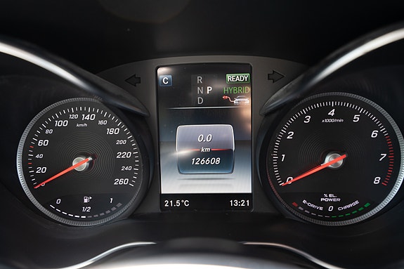 Mercedes-Benz GLC350 e 17 of 30