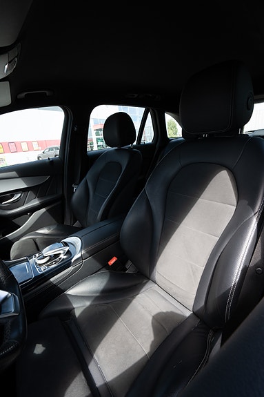 Mercedes-Benz GLC350 e 12 of 30