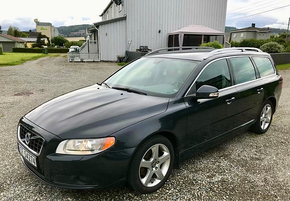 Volvo V70 2 of 20