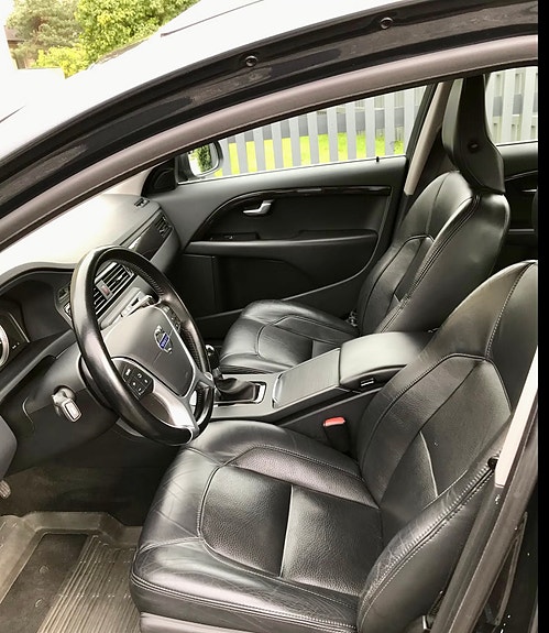 Volvo V70 9 of 20