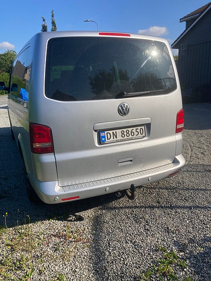 Volkswagen Caravelle 3 of 5