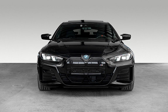 BMW i4 3 of 5