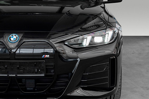BMW i4 4 of 5