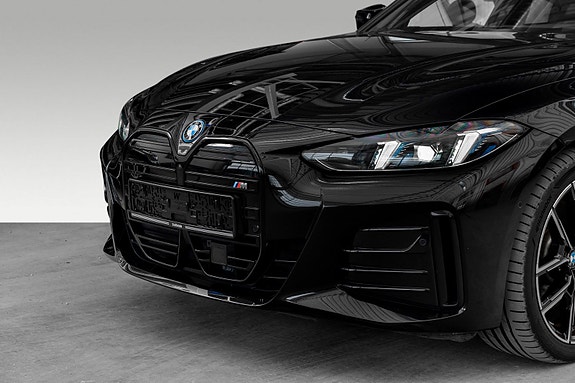 BMW i4 2 of 5