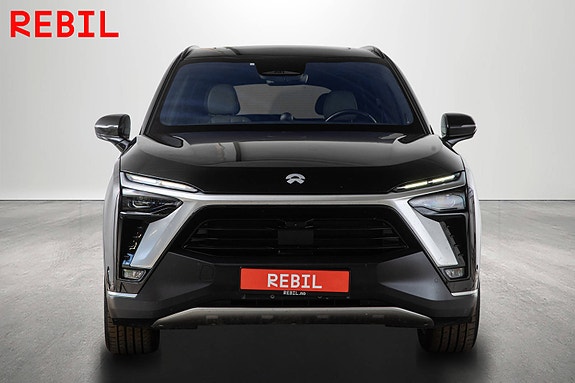 NIO ES8 3 of 30
