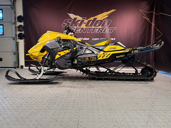 Ski-doo Summit SP 850 E-TEC 2 of 5