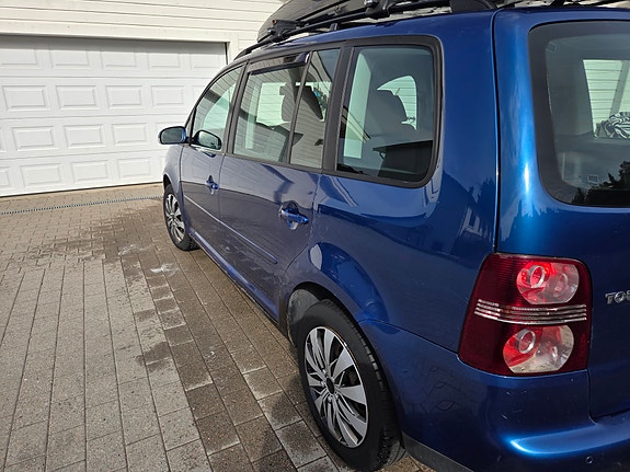 Volkswagen Touran 4 of 5