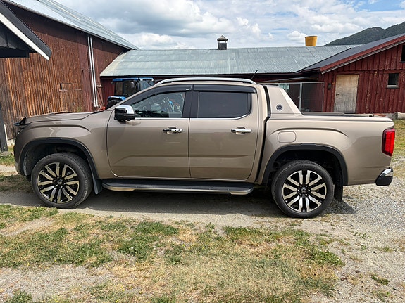 Volkswagen Amarok 2 of 5