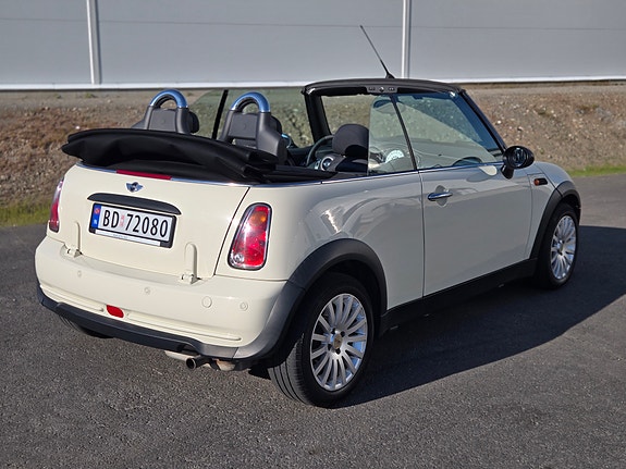 MINI One 2 of 5
