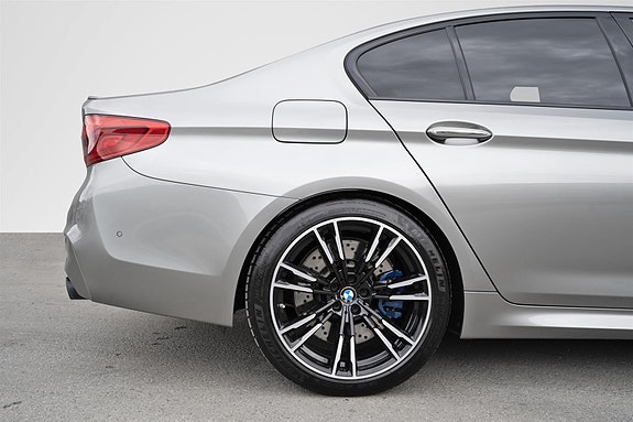 BMW M5 10 of 30